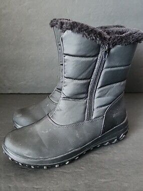 Weatherproof  Size 7 Black Snow Boots